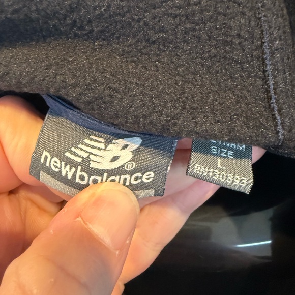 New Balance Men's Blue and Black Performance Jacket New with Tags - Picture 3 of 3